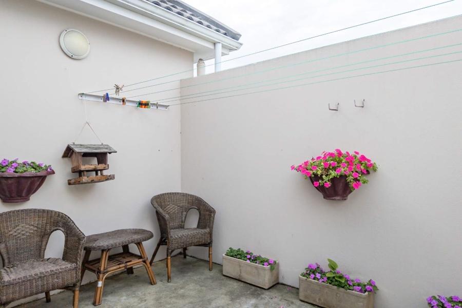 2 Bedroom Property for Sale in Heiderand Western Cape